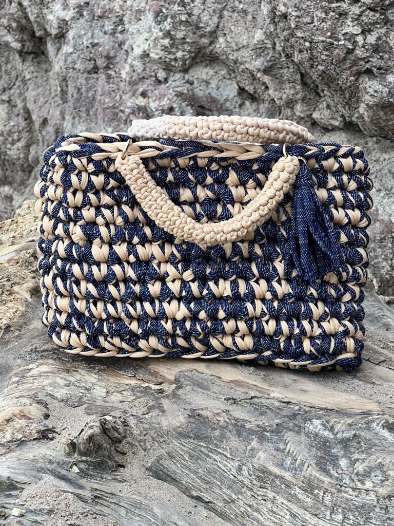 sac au crochet fait main artisanat français couleur jean