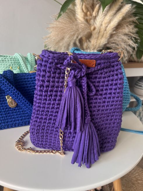 sac-crochet-trapilho-chaine-ponpons